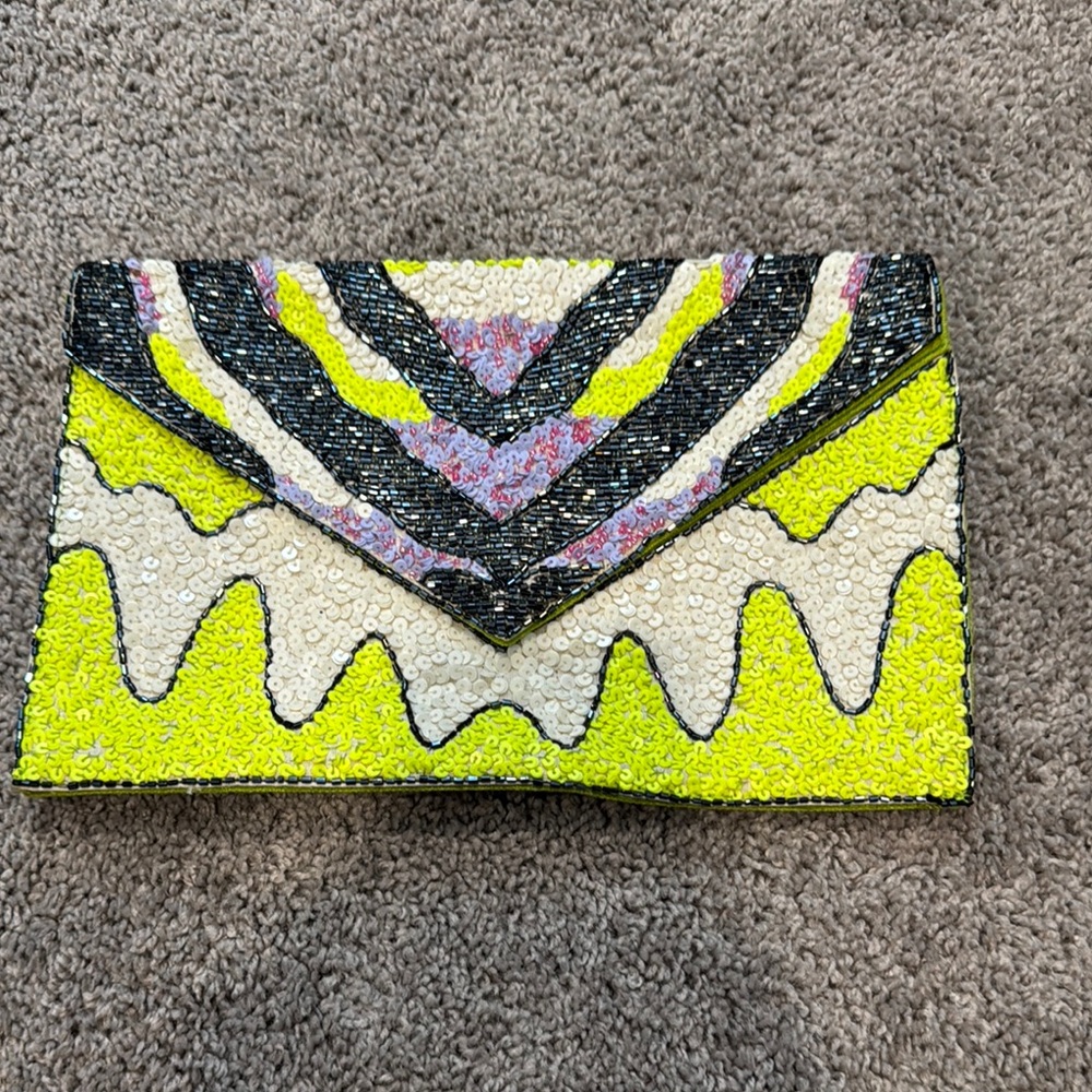 Nila Anthony Yellow and Black Geometric Clutch